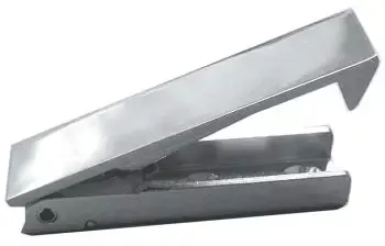 BAGGAGE DOOR CATCH CHROME 2PK 18-5051
